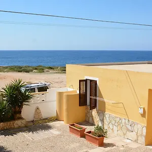 residence-mare-blu-lampedusa.sicilyhotelsitaly.net/
