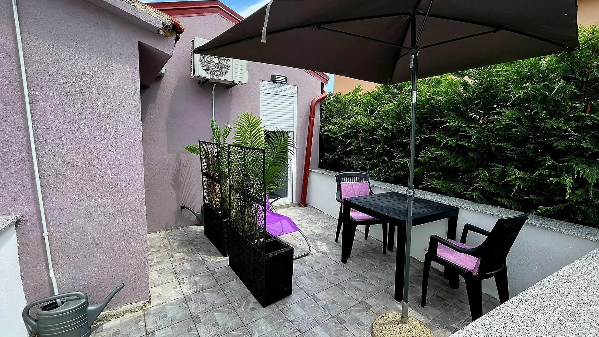 Retro Chic Studio Pula 0*,  Croatia